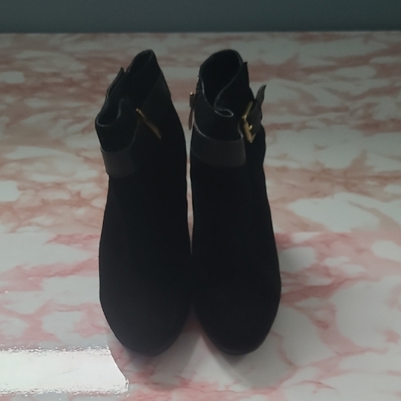 EUC Franco Sarto Idrina Black Suede Ankle Boots Gold Straps Sz 7.5M - Picture 2 of 10